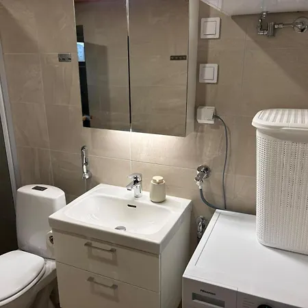 Quality Modern Apartment-many Services Nearby *